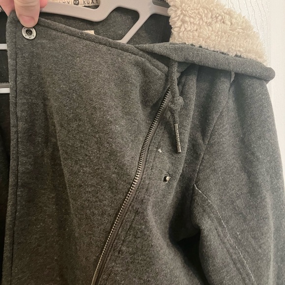 Roxy Asymmetrical Zip Up Faux Fur (Sherpa) Hoodie Jacket w/ button detail. S. - Picture 12 of 16